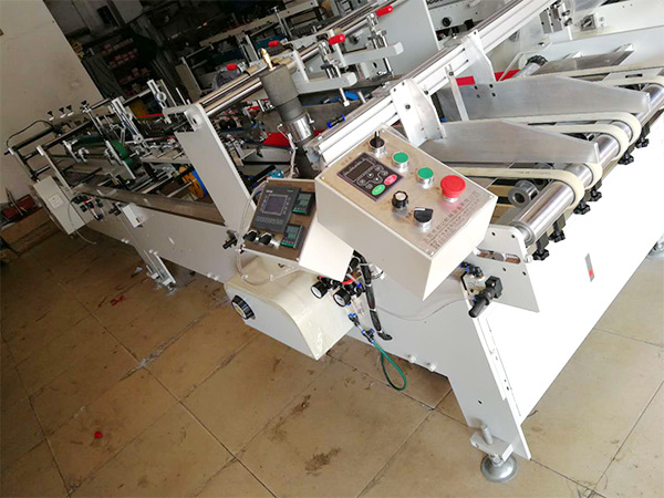 機(ji)器設(she)備