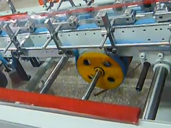 和記(ji)機械全自(zi)動膠盒機(ji)