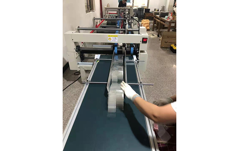 全自(zi)動膠(jiao)盒機(ji)哪家(jia)好？選(xuan)擇和(he)記！