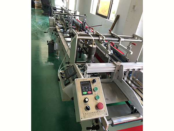 東(dong)莞市(shi)和記(ji)機械(xie)設備(bei)有限(xian)公司(si)全自(zi)動膠(jiao)盒機(ji)