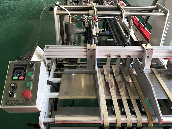 糊盒(he)機專(zhuan)業制(zhi)造 多(duo)功能(neng)高速(su)膠盒(he)糊盒(he)機 PVC/PET/PP全(quan)自動(dong)糊盒(he)機