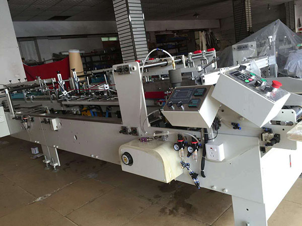 膠(jiao)盒機(ji)有什(shi)麽購(gou)買技(ji)巧和(he)安裝(zhuang)調試(shi)方法(fa)