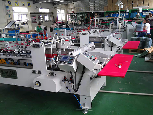 分析(xi)全自(zi)動膠(jiao)盒機(ji)對于(yu)材質(zhi)選擇(ze)有什(shi)麽嚴(yan)格要(yao)求？