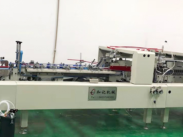 PUR全(quan)自動(dong)膠盒(he)機